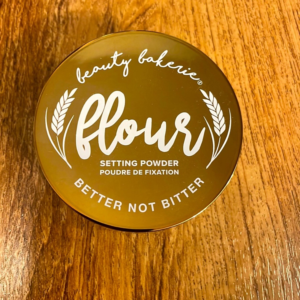 Beauty Bakerie setting powder